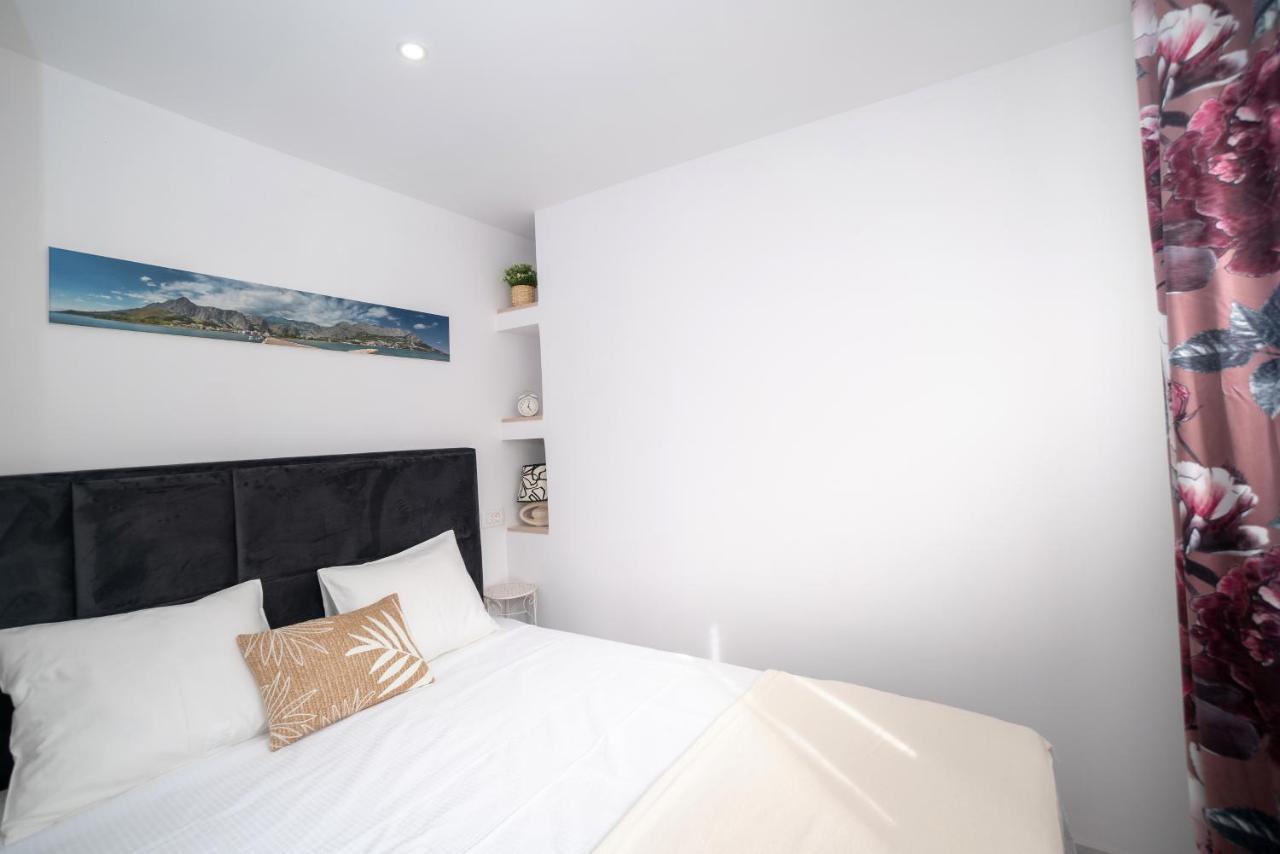 New Cozy Apartment - Center Of Old Town オミシュ エクステリア 写真